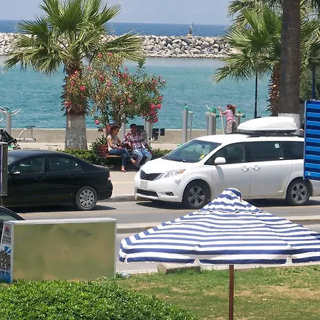ゲストハウス Kusadasi Guest House