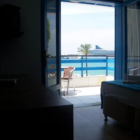 ゲストハウス Kusadasi Guest House