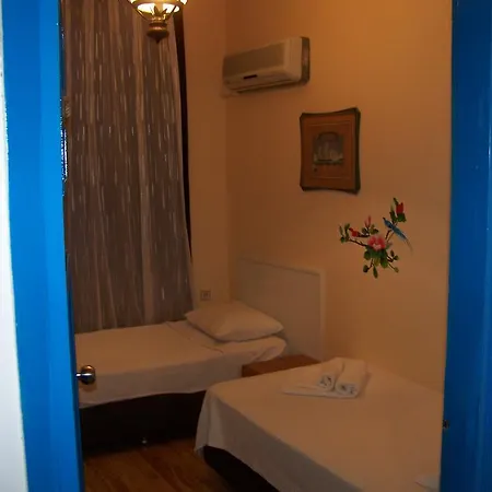 Kusadasi Guest House ゲストハウス