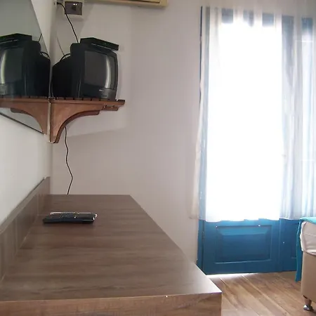 Kusadasi Guest House ゲストハウス 2*