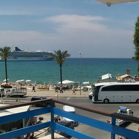 Kusadasi Guest House ゲストハウス
