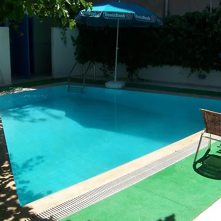 ゲストハウス Kusadasi Guest House 2*