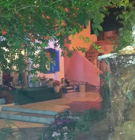 ゲストハウス Kusadasi Guest House 2*